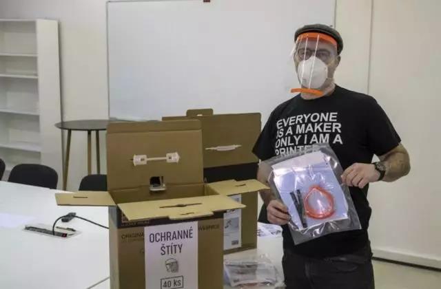 世界上最大的3D打印工廠正在加速幫助保護醫生