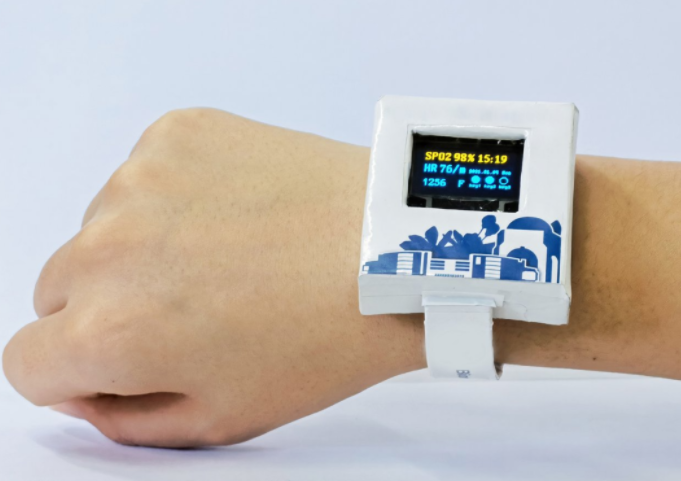 天津大學團隊：世界首款能溶于水的智能手表問世，采用3D打印可降解聚合物盒